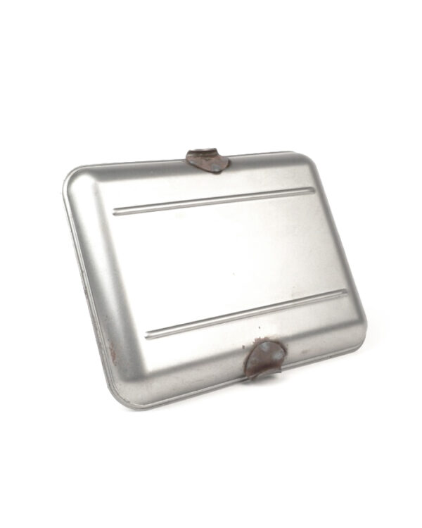 Portière de boîte de rangement C